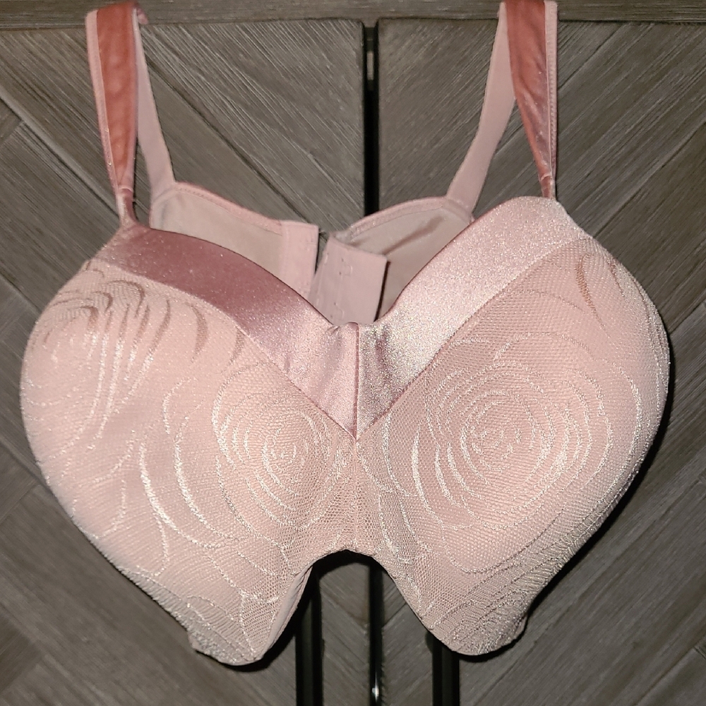 Playtex Pink Seamless Bra with Molded Cups and Adjustable Straps